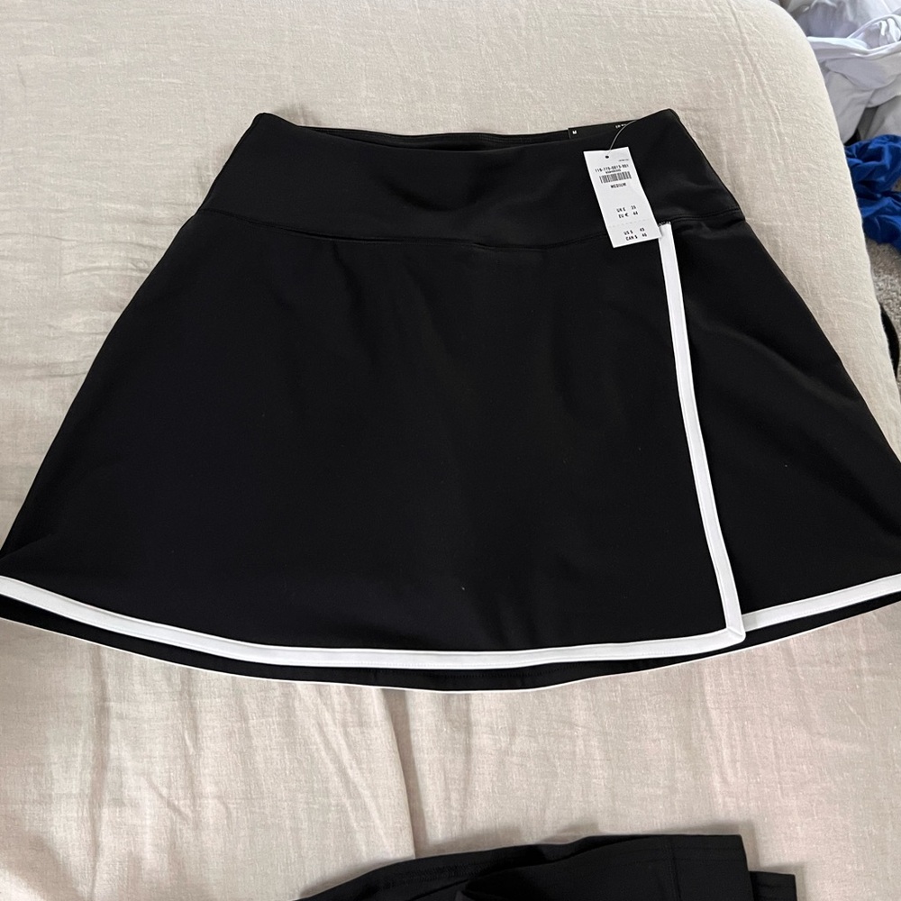 COPY - abercrombie tennis skort. medium, tags still on.